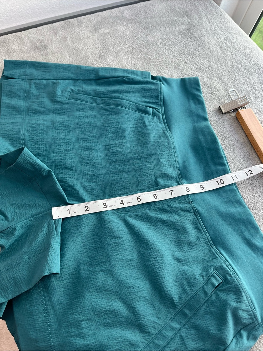 Athleta Women's Trekkie North Short Borealis Green Teal size 10 - Picture 4 of 7